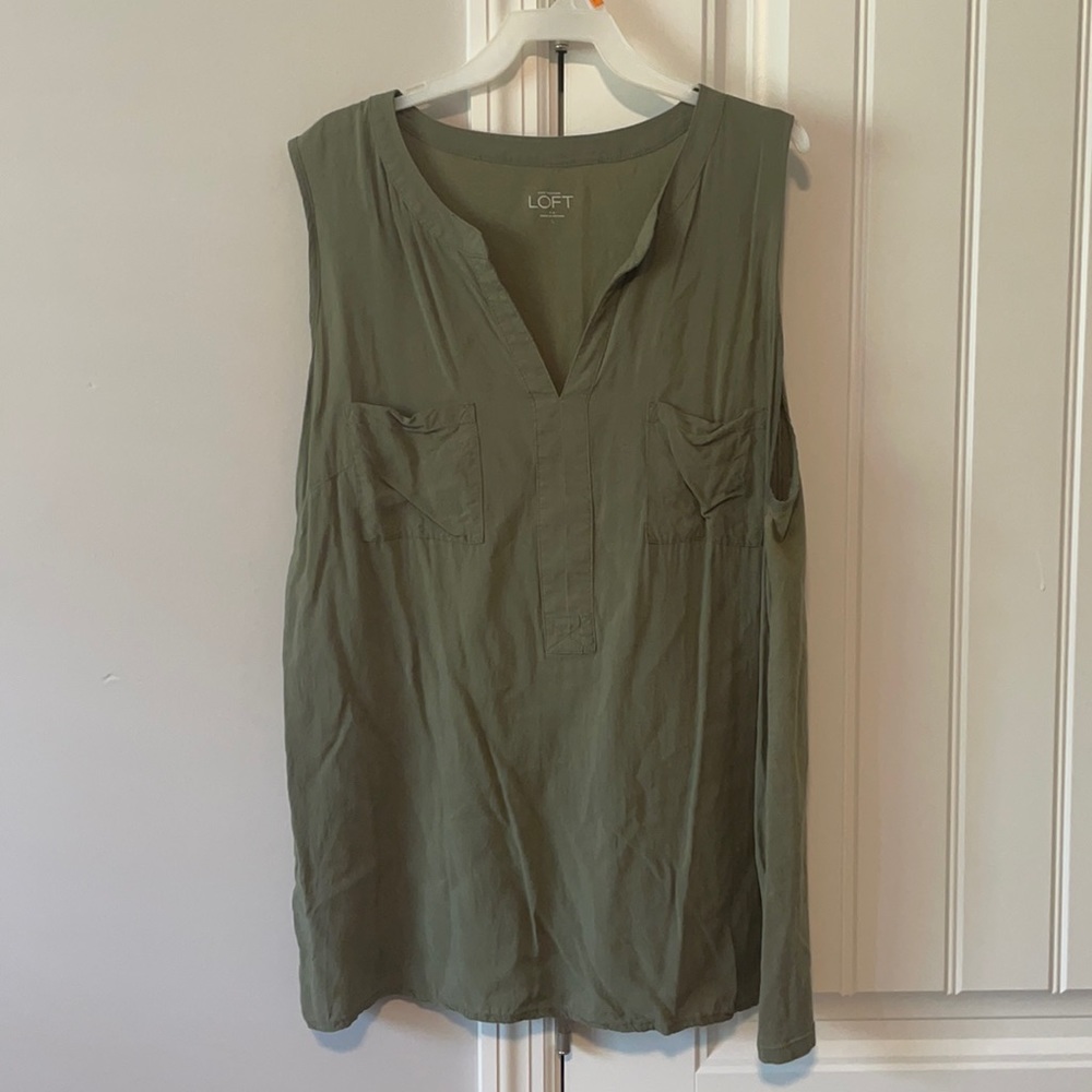 LOFT tunic neck sleeveless top